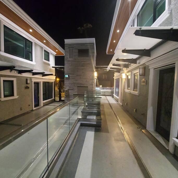 Apartamento Beautiful Bright 3 Bed Townhouse Vancouver Exterior foto