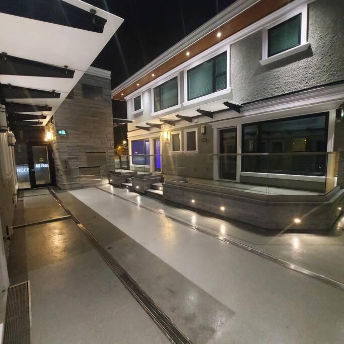 Apartamento Beautiful Bright 3 Bed Townhouse Vancouver Exterior foto