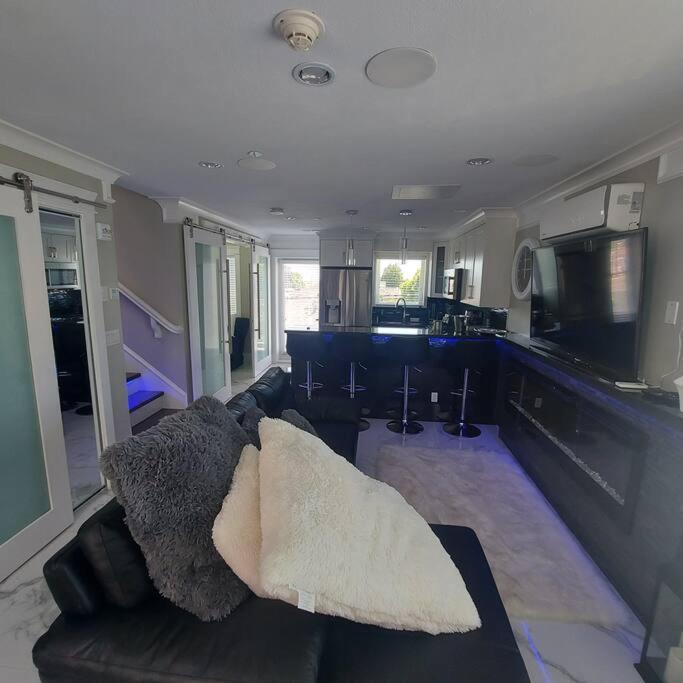 Apartamento Beautiful Bright 3 Bed Townhouse Vancouver Exterior foto