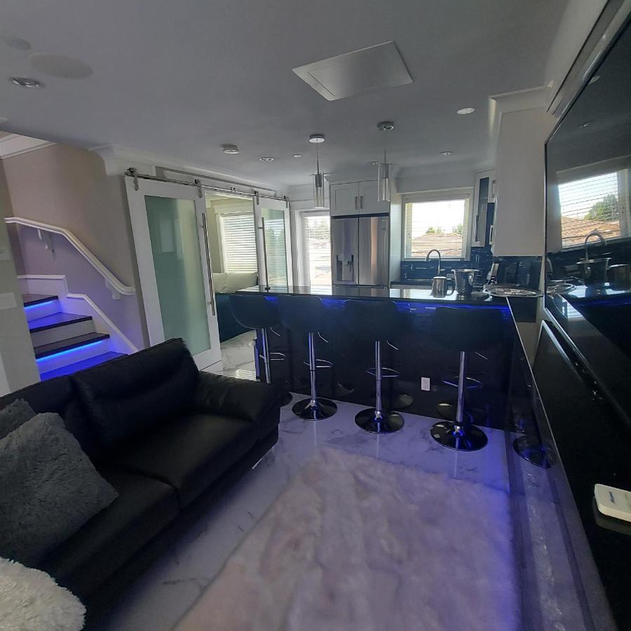 Apartamento Beautiful Bright 3 Bed Townhouse Vancouver Exterior foto