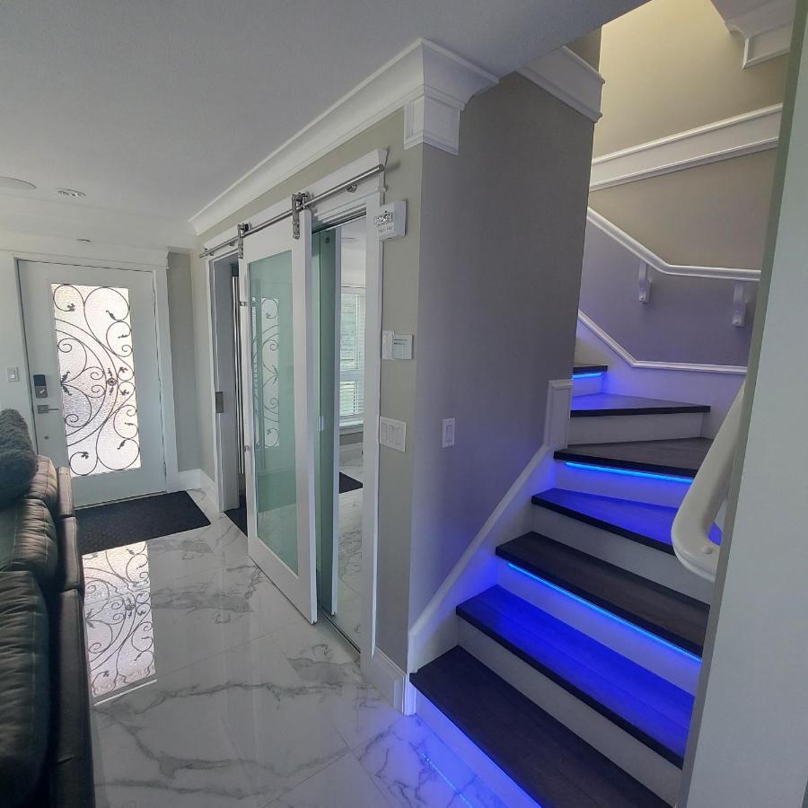 Apartamento Beautiful Bright 3 Bed Townhouse Vancouver Exterior foto