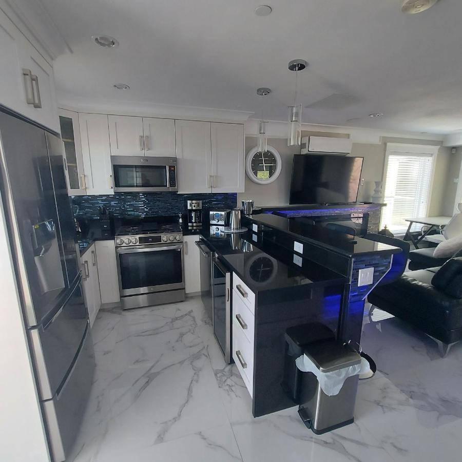 Apartamento Beautiful Bright 3 Bed Townhouse Vancouver Exterior foto