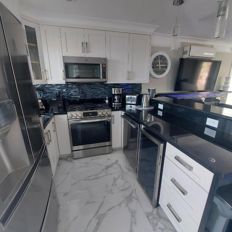 Apartamento Beautiful Bright 3 Bed Townhouse Vancouver Exterior foto